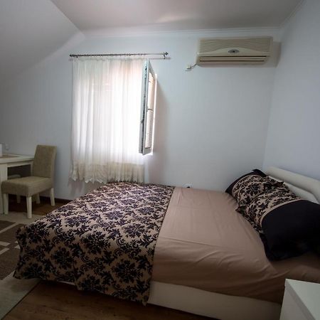 Apartments Pavicevic ティヴァト エクステリア 写真