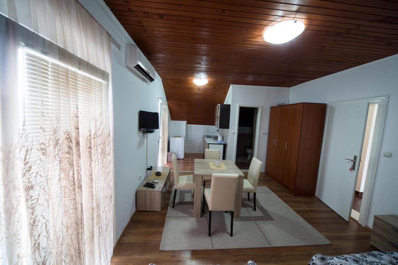 Apartments Pavicevic ティヴァト 部屋 写真